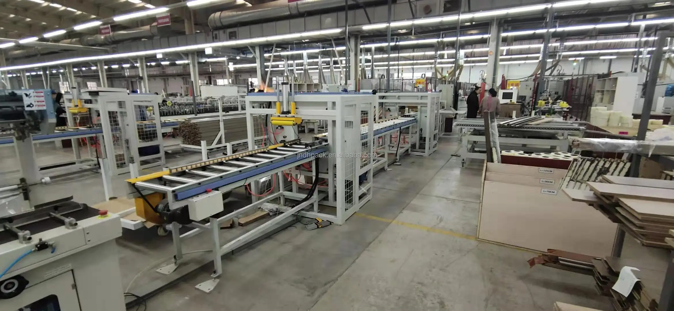 Horizontal stretch film wrapping packaging machine