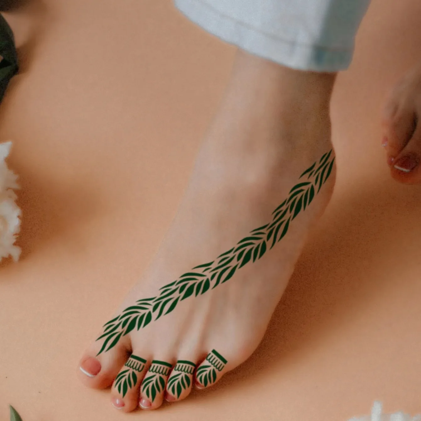 Wholesale India Henna Hollow Stencil Foot Back Wrist Bride Tattoos Hollow Sticker Hand drawn Tattoos Template Stencils