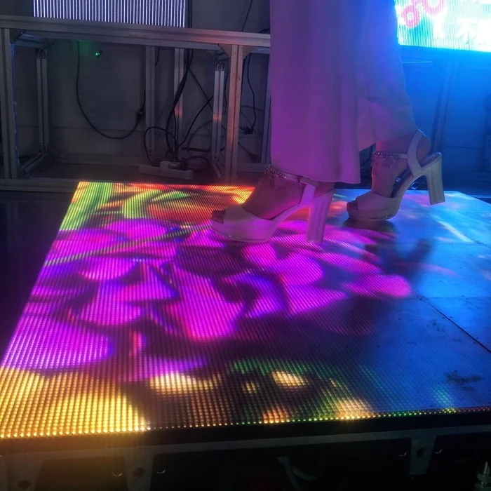 Indoor p2.6 p2.97 p3.91 full color sensor video dance floor led display