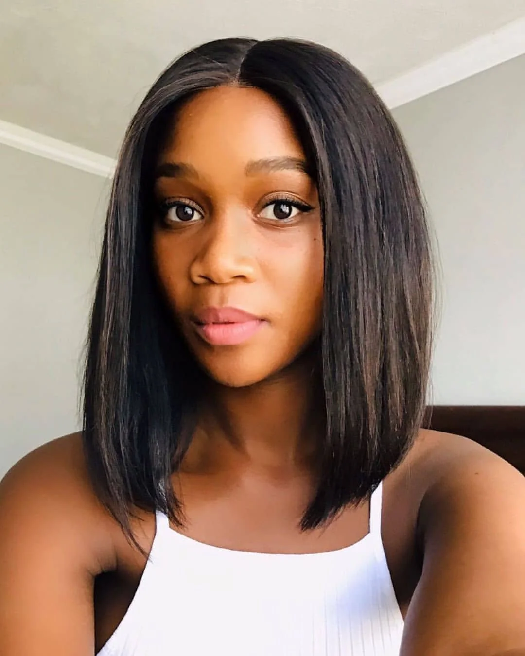 
Прямые волосы боб 12 дюймов Натуральные Черные 1b Короткие человеческие натуральные волосы Remy в наличии в большом ассортименте Топпер парик для продажи 