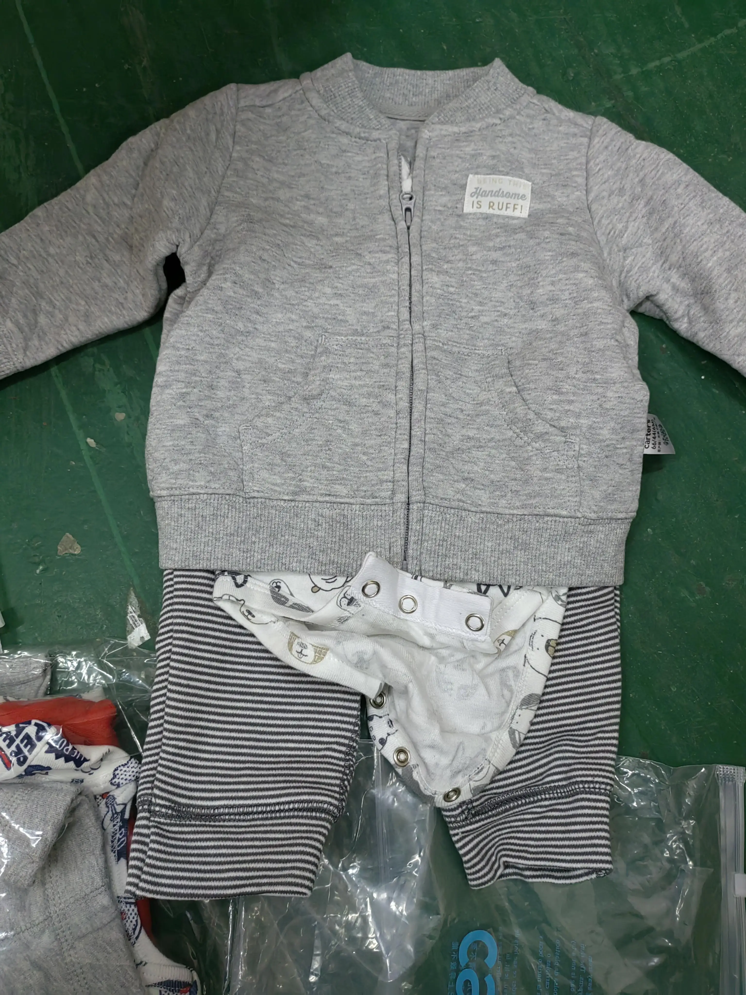 Wholesale Apparel stock Baby Wear  Branded Overruns surplus Cotton Baby Clothes Set Bodysuit And Pants Baby Clothing Set