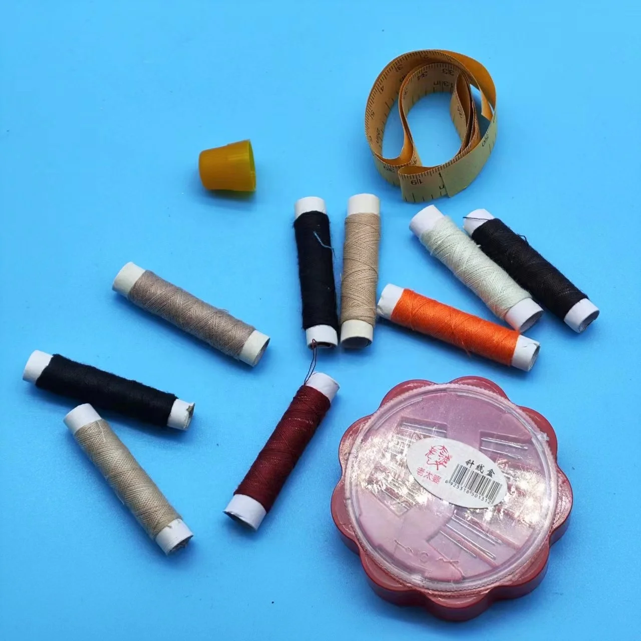 High Quality Hand-sewn Sewing Kit Gift Tape Measure Thimble Needle & Thread Treasure Box Elderly Sewing Box Set Sewing Tool Set