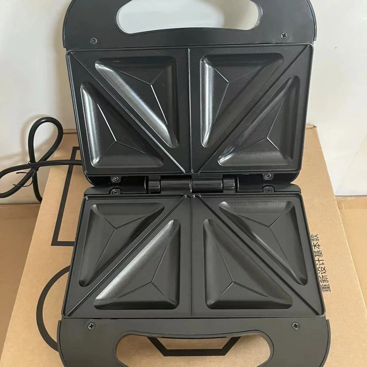 Custom 9 in 1 Portable Electric Waffle & Sandwich Maker New Design Triangle Interchangeable Plates Kitchen Use Logo Customizable