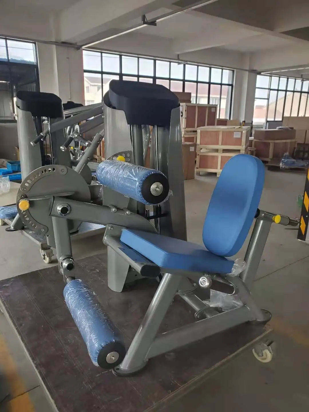 Gym Equipment Factory directly Pectoral Fly gym fitness machine