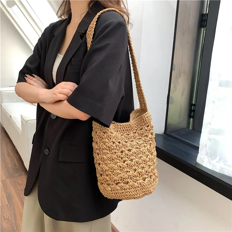 Wholesale New Arrival Hand Made Fashionable Bali Straw Sling Bucket Tote Bag