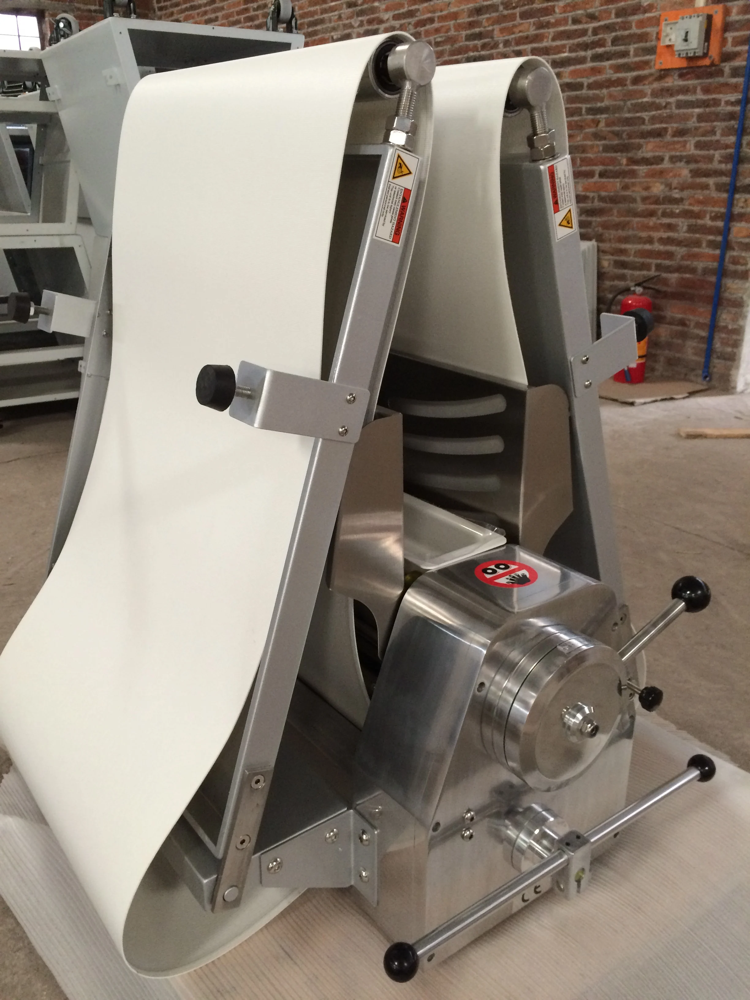 
380mm width bread dough roller folding sheeter machine 