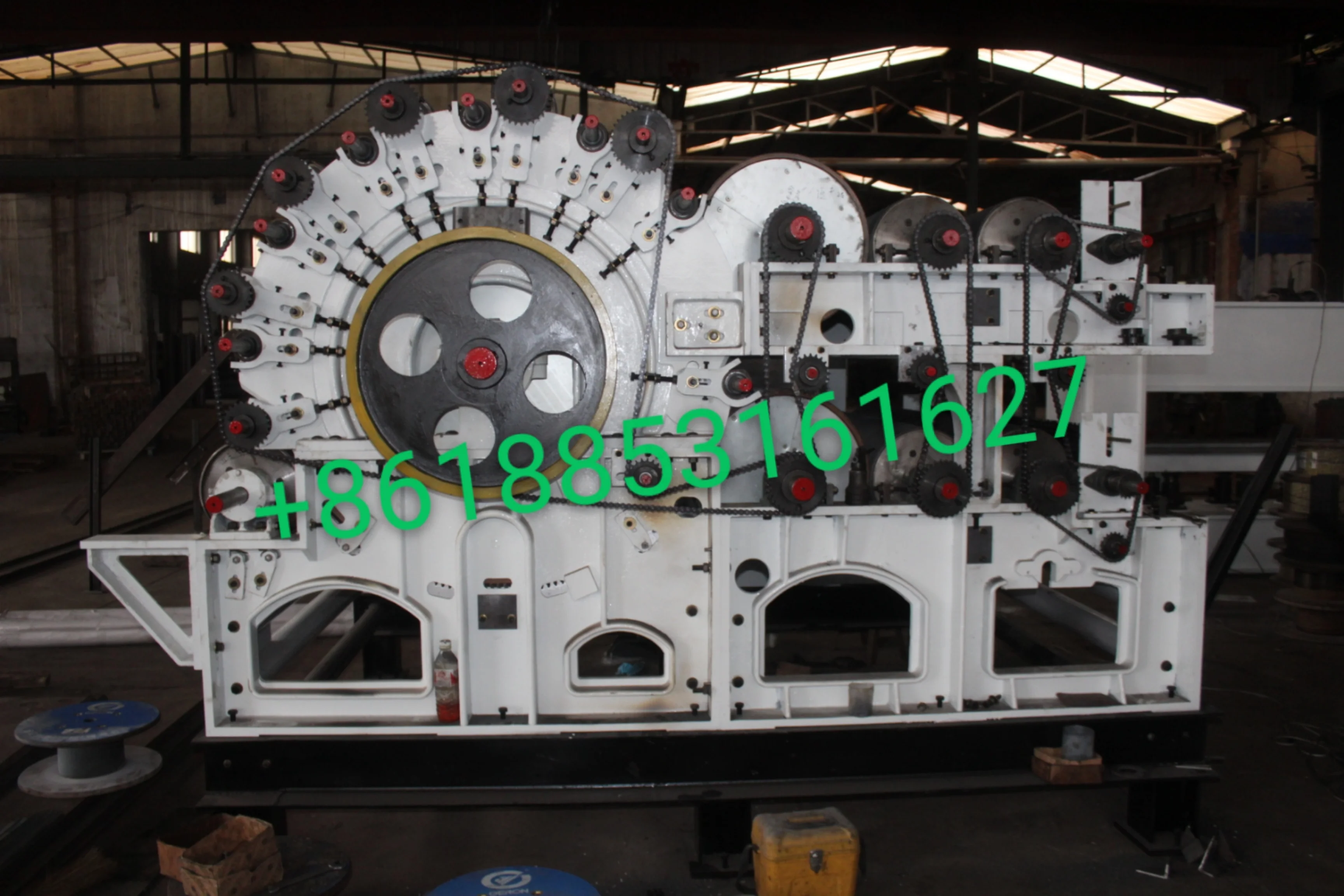 Non-woven fabric production machine Polyester fiber is evenly carded into a web to make a felt carding machine