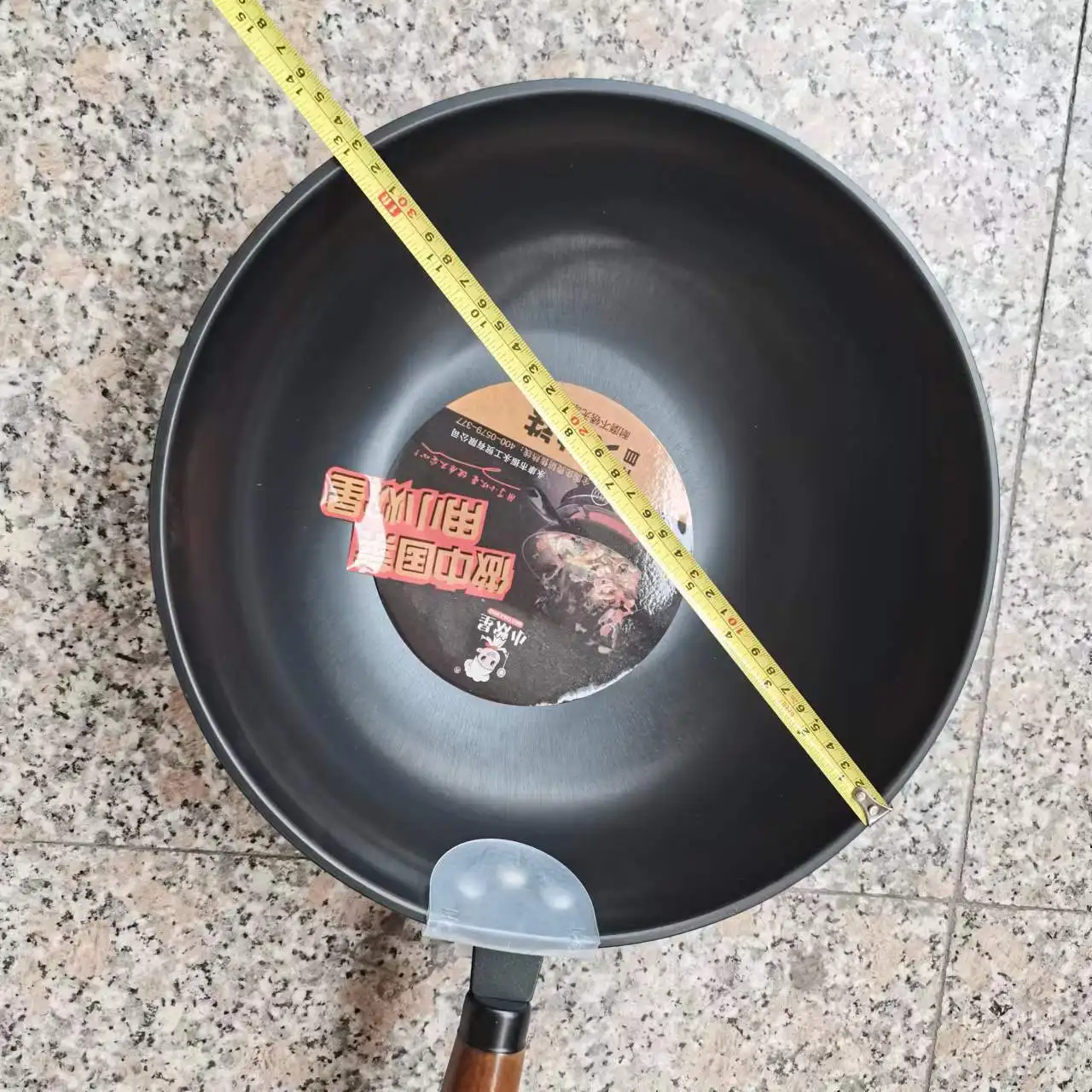 Factory Clearance Quality Kitchenware 32cm Non-stick Iron Wok Carbon Steel Frying Pan Inventory