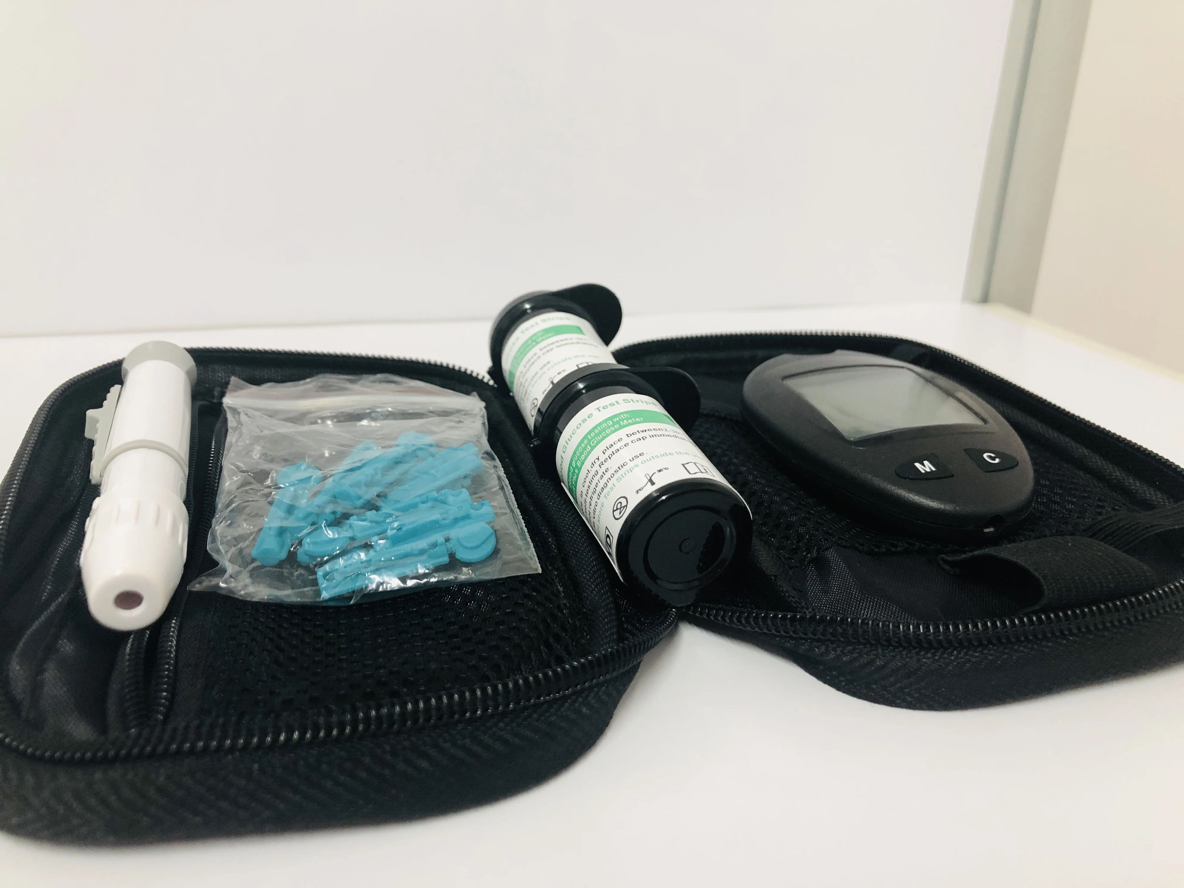 Quick Daily Check Blood Testing Equipments Blood Glucose Strips Wholesale Diabetic Test Strips