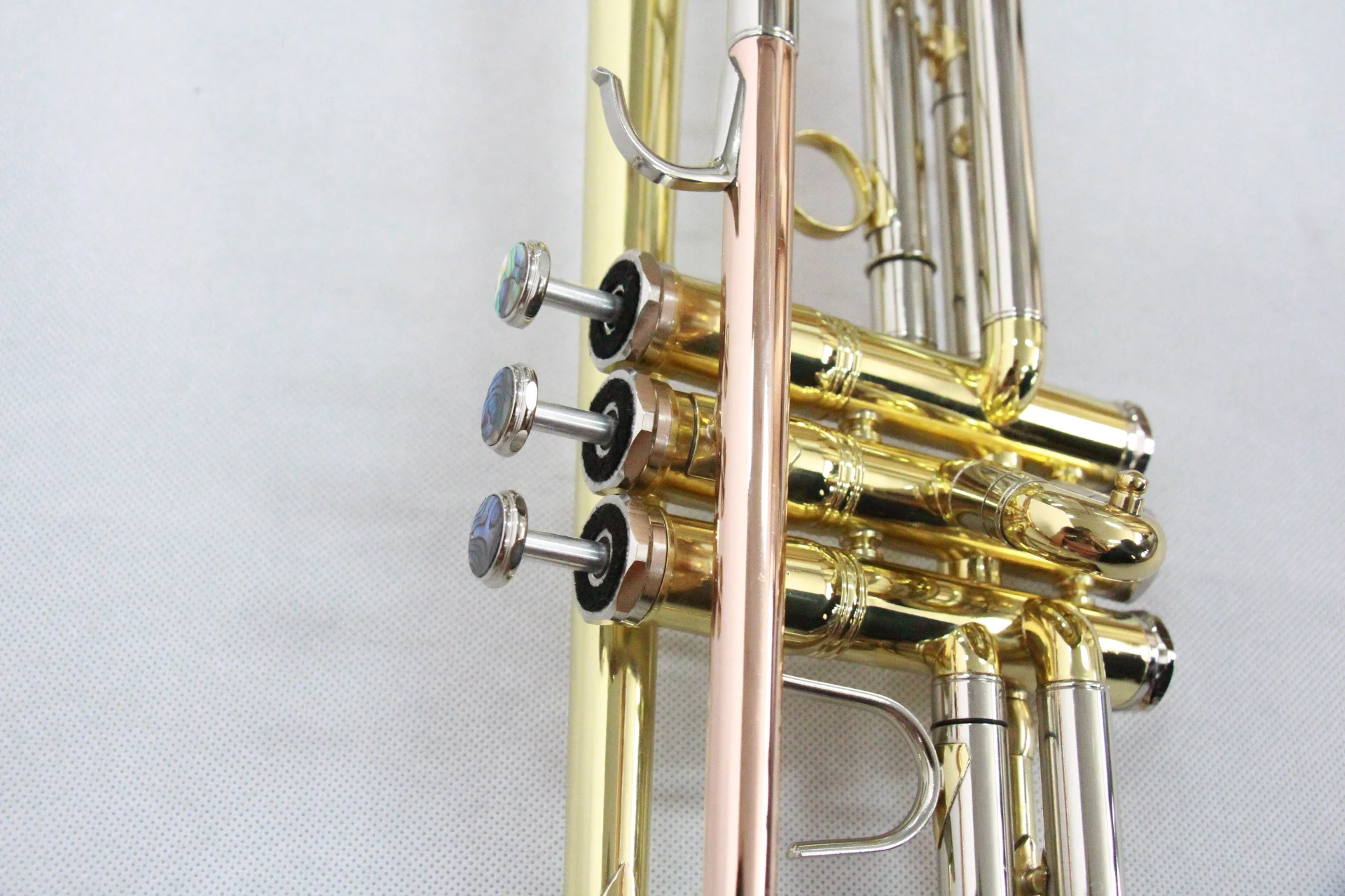 High end famous trumpet bach copy trumpet professional with high cost performance economical high end gold lacquer trumpet