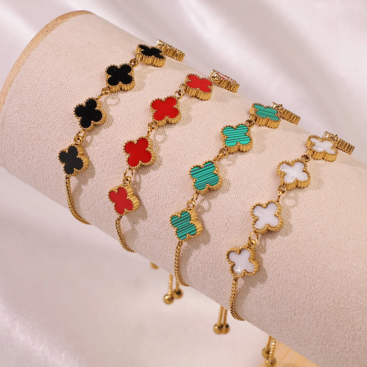 Titanium steel bracelet Lucky Grass double-sided wear drawstring bracelet plated 18K gold non-fading fine jewelry clover bracele