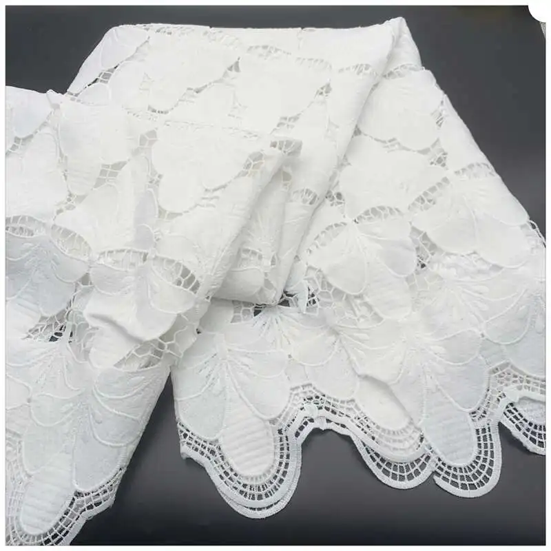 Chinese Keqiao factory white 100% polyester woven large flower mesh water-soluble embroidered lace fabric dress fabric