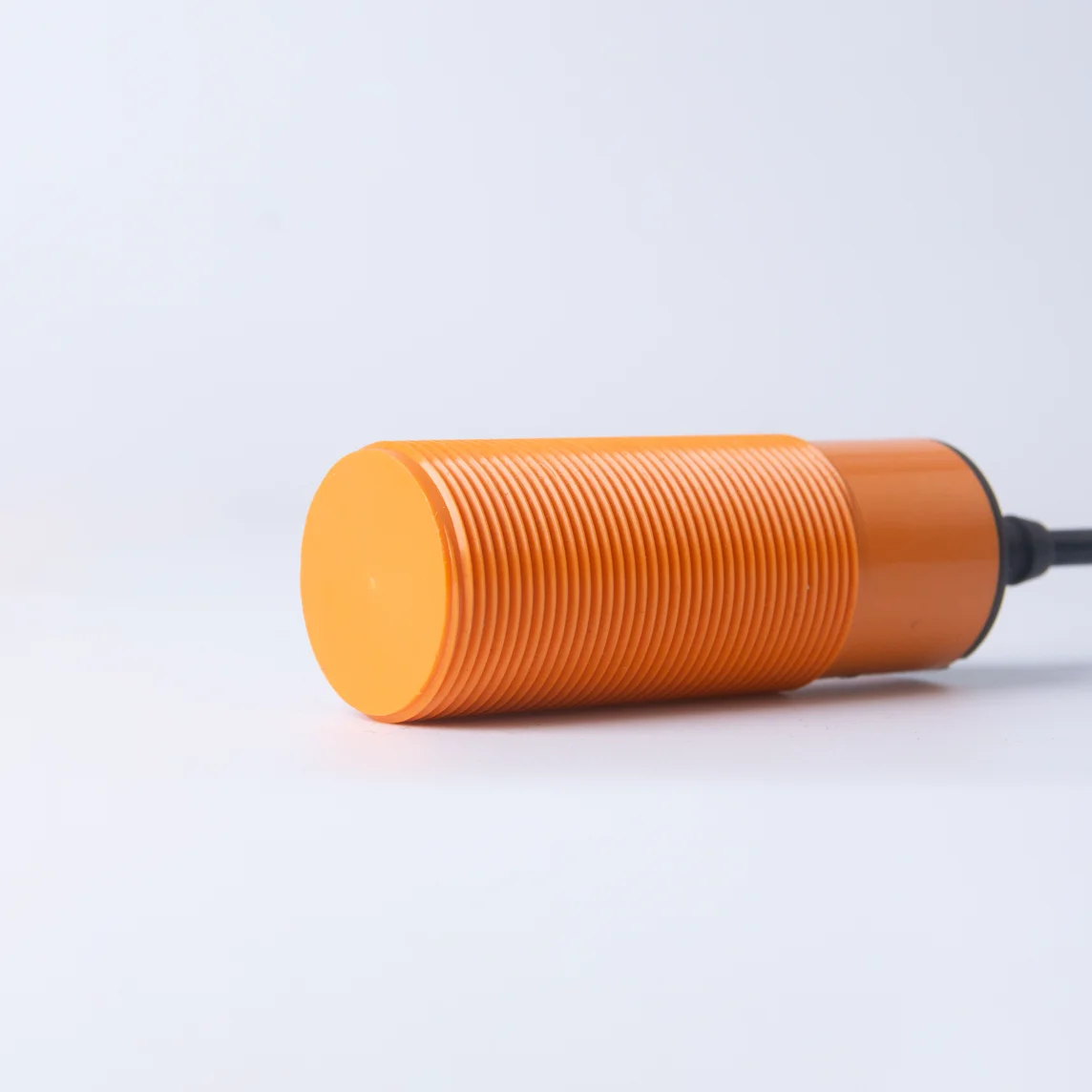 20 to 240V AC 2-wire M30 Capacitive proximity sensor feeding sensor for poultry farms