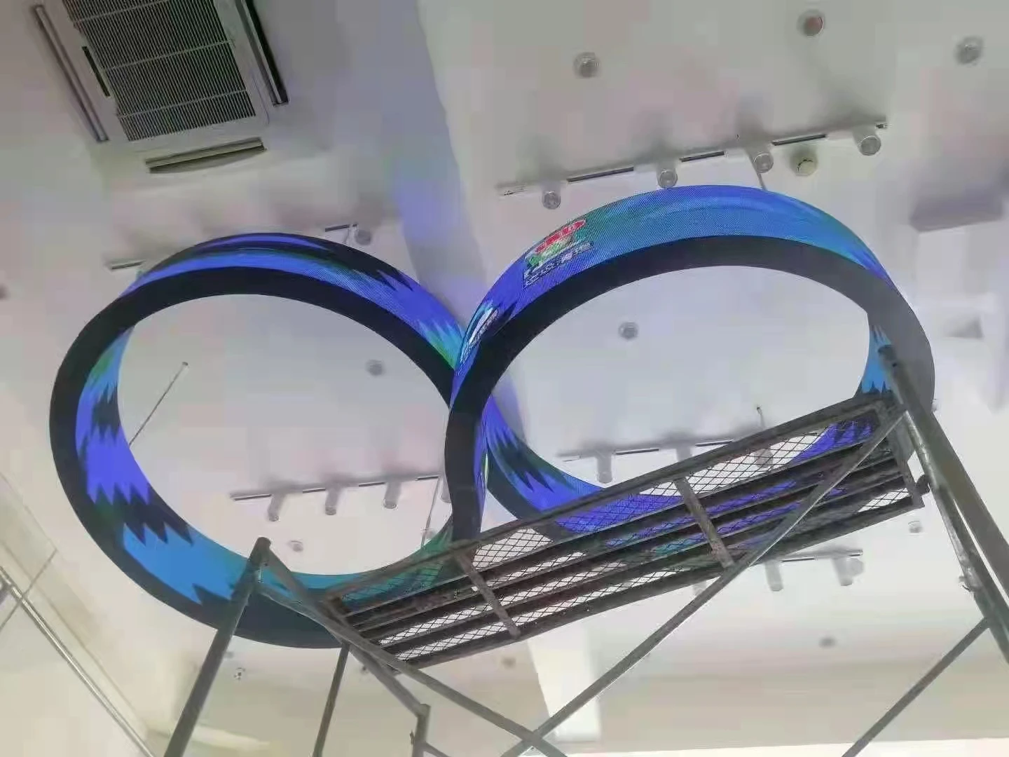 Top Quality LED Display Factory Top Shine Indoor Full Color Digital Advertising Wall P4 P2.5 Customized Flexible Display Screen
