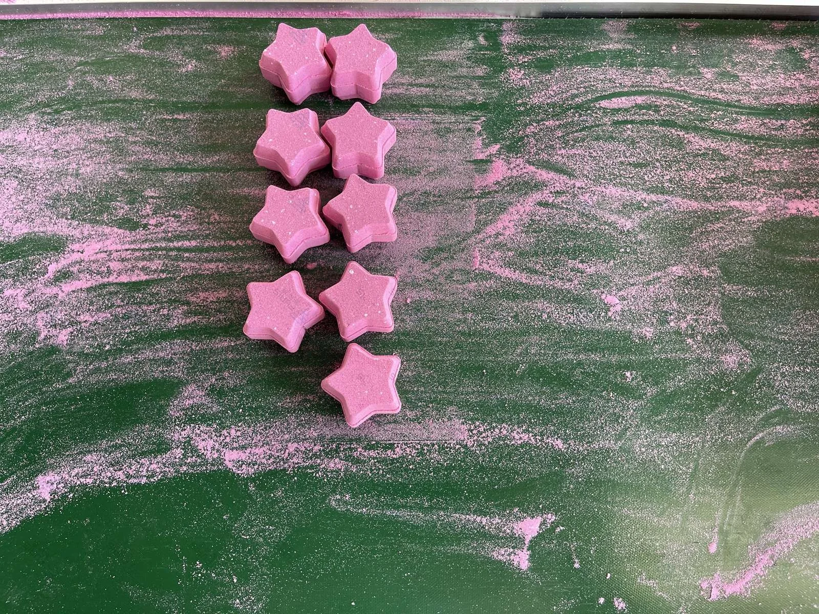 Semi full auto four column hydraulic press bath bomb machine,oem bubble bath ball machine,logo kids bath bombs gift make machine