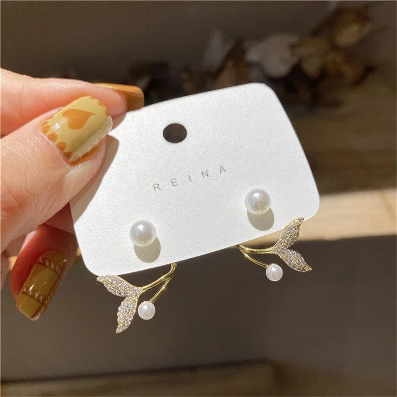 New versatile and personalized design earings jewelry women wholesale with Korean temperament fish tail pearl earrings