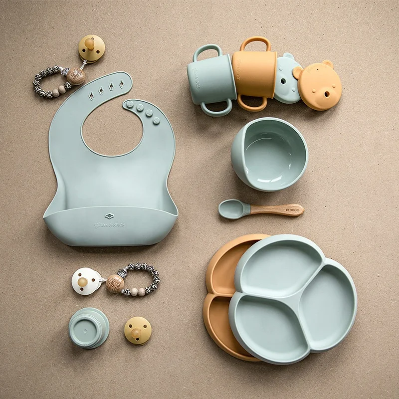 New Design Eco Feeding Dinner Food Grade Silicone Sucker Suction Cup Plate For Baby Toddlers Kids