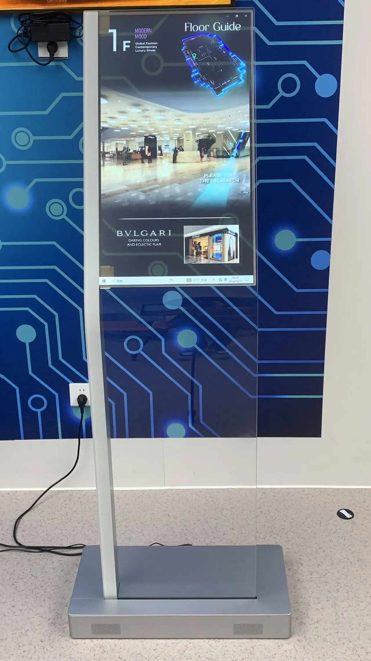 30 Inch Highly Transparent Oled Display Minimalist Structure Glass Body Touch Screen Transparent Oled Visitor Machine