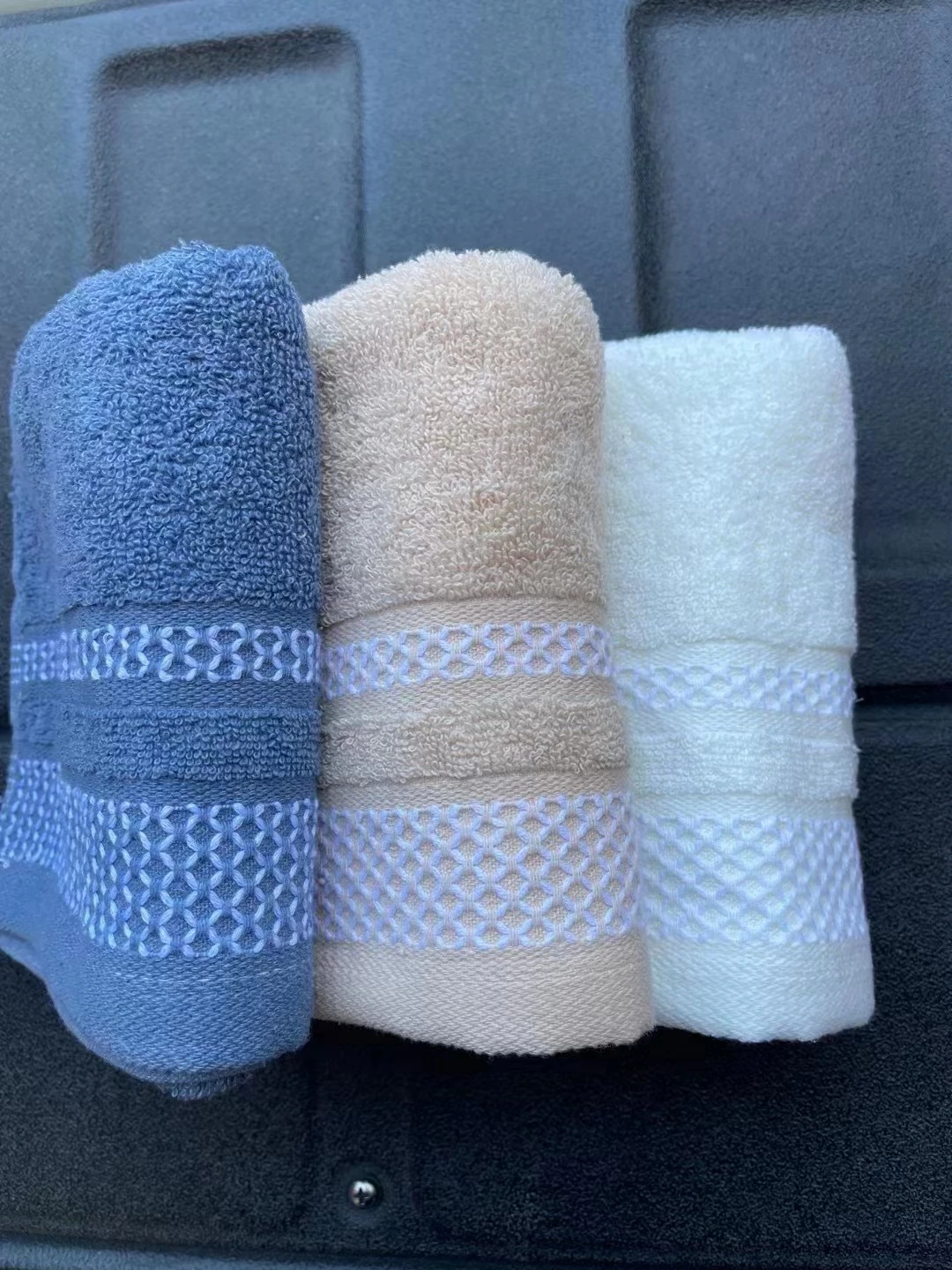 100% Cotton Yarn Dyed Jacquard Hand Towel