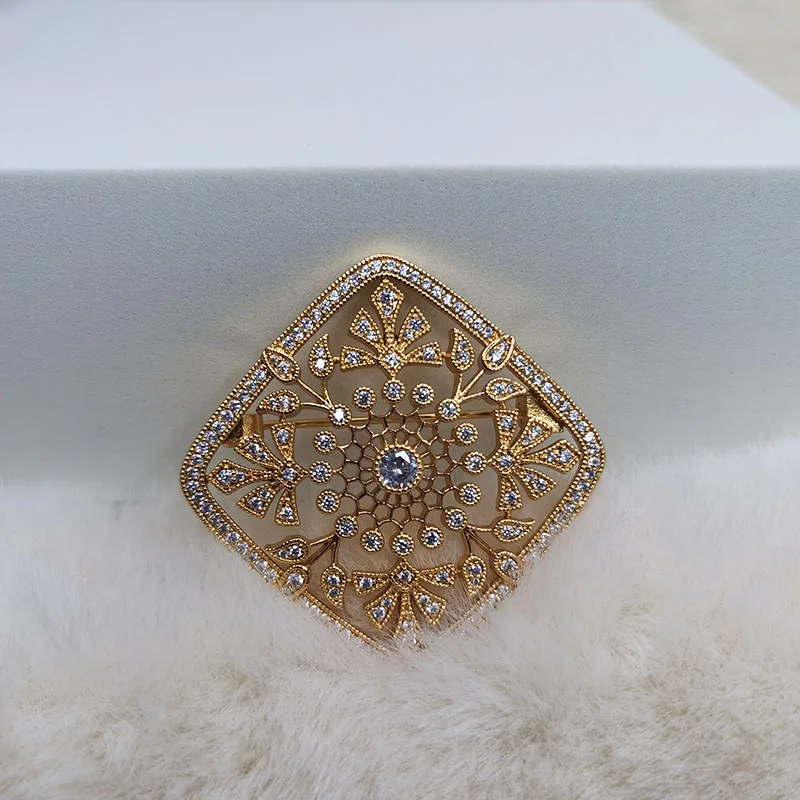 Nail Insertion Hollow Diamond Brooch ZIRCON Brooches Brass 24K Real Gold Plating Brooch Pins