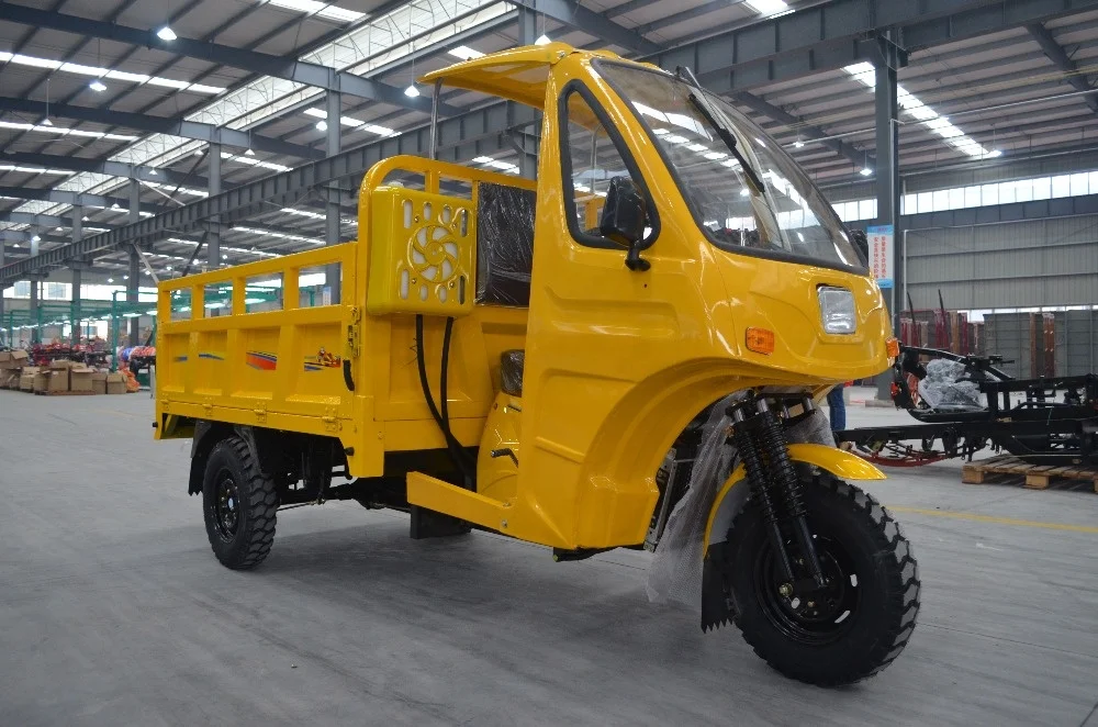 200CC motorized gas powered cargo tricycle/van cargo tricycle/scooter with semi-closed cabin for adult