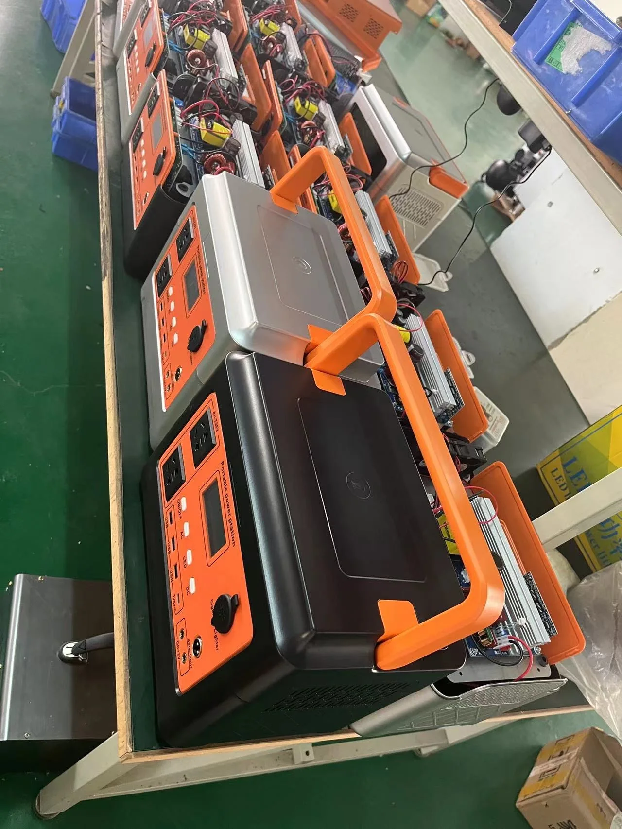 Factory sell 1000W 2000W 512WH Power Bank universal Plug Standard DC/AC Portable Power Station with 1000w inverter