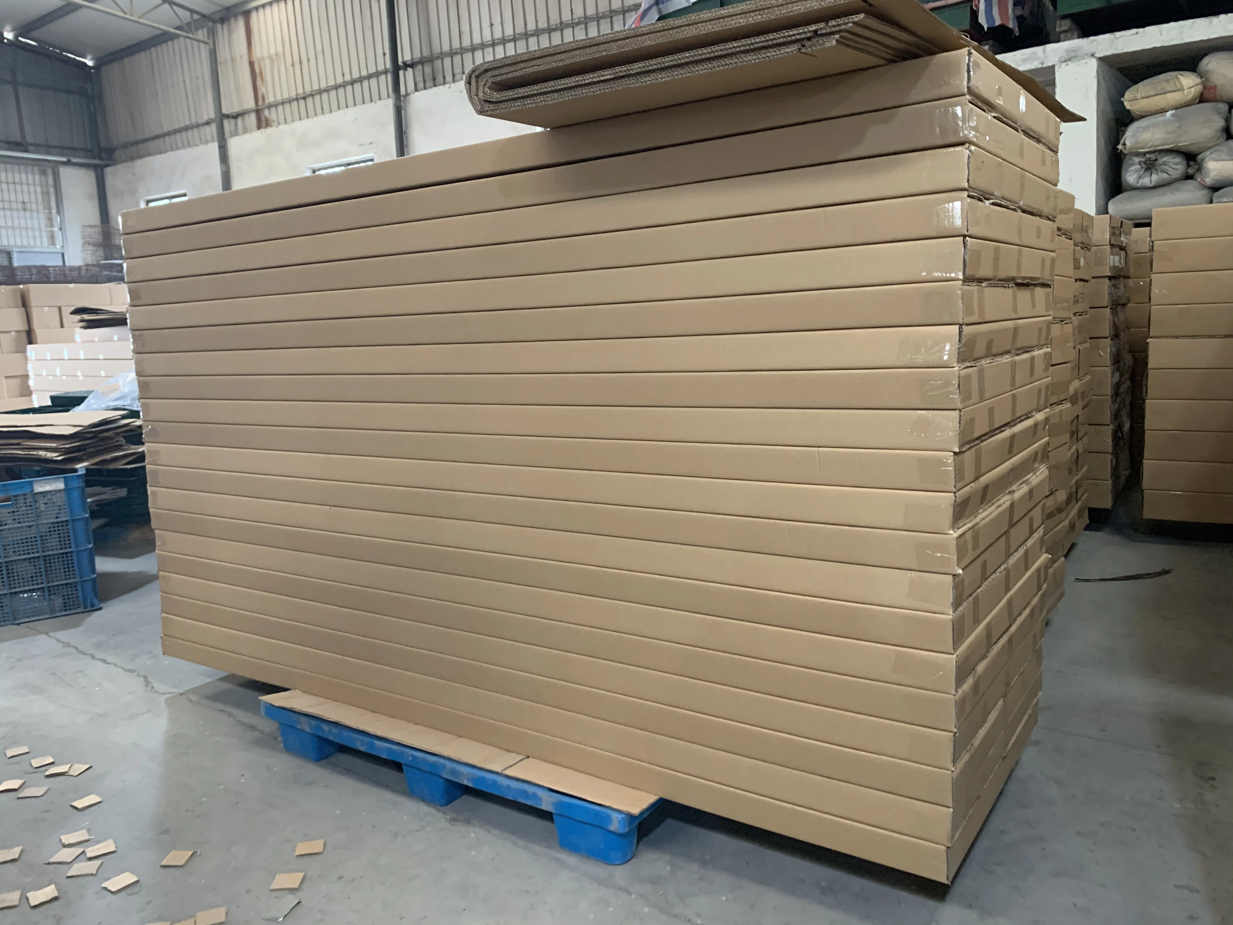 Outdoor Furniture Portable Expanded Metal Round Picnic Tables for Garden