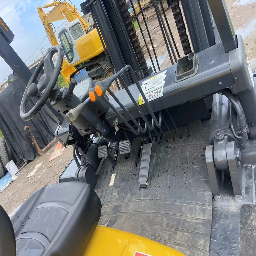 High Quality TCM 11 Ton Forklift Second-Hand Used Machine New Condition Industrial Construction Machinery Core Engine Component