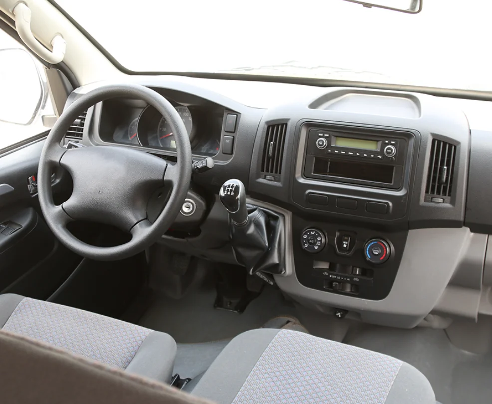 Endurance High Speed Van Supply Low Price Diesel Engine Van xtR5 Passenger 19 Seats Mini Van