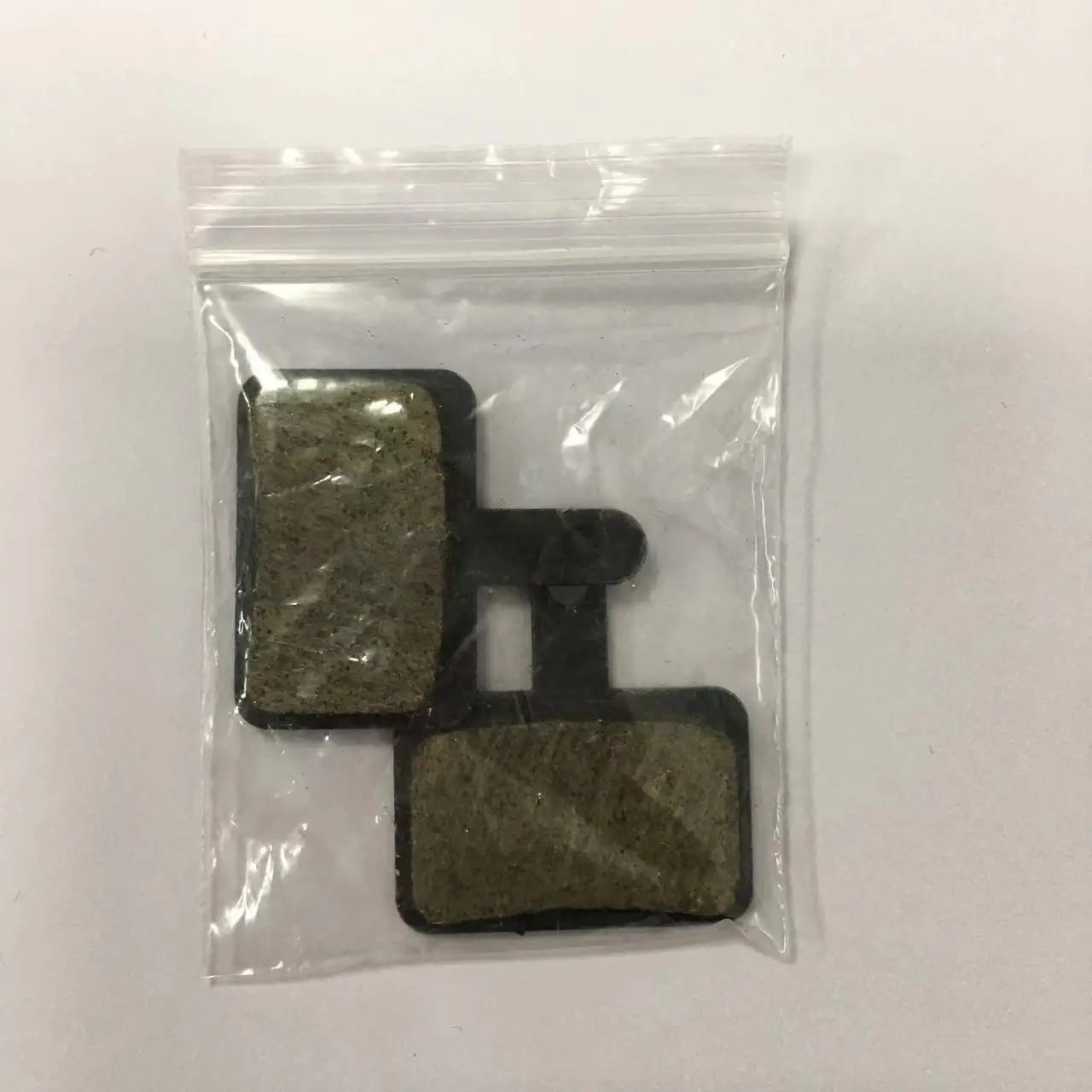 Semi-Metallic MTB Bicycle Disc Brake Pad Bike Hydraulic Disc Brake Pads Resin Cycling Brake Pads for SHIMANO SAINT QUADIEM