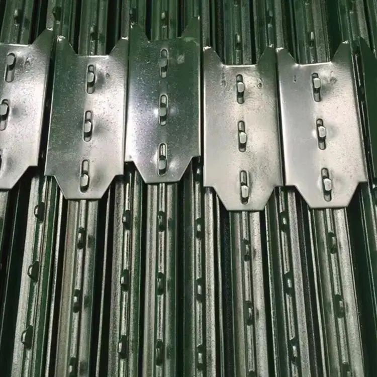 In Stock Steel Nail Fence Post Green Painted Metal T Post T Postt Fence Post With Blade Solid Metal Fence Panels