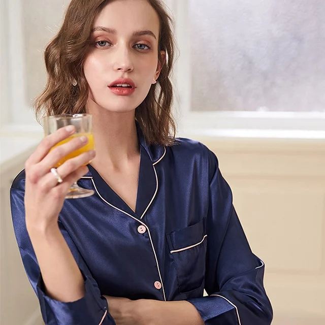 
Ladies 100%Polyester Sleepwear Loose Long Sleeve Two-piece Set Silk Satin Pyjamas 