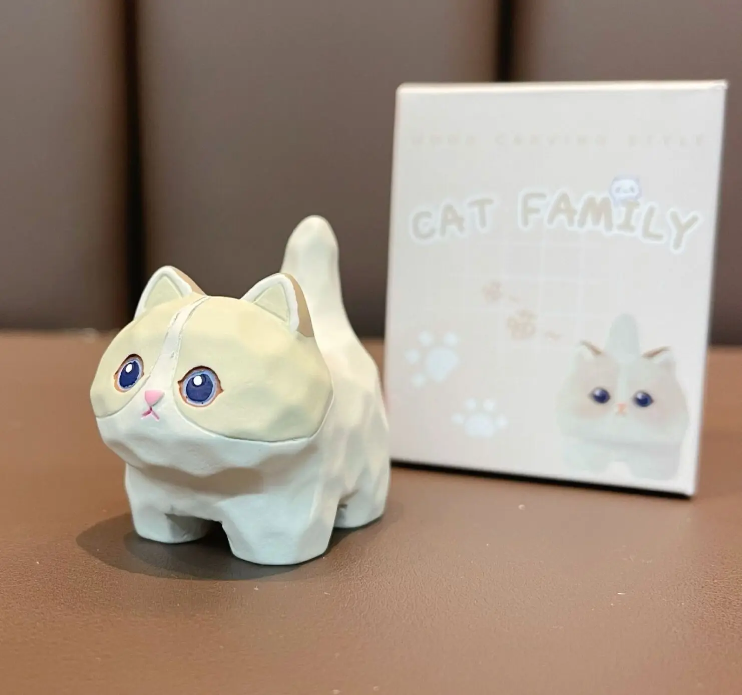 Wood carving standing kitten resin doll ornament cute home desktop decoration