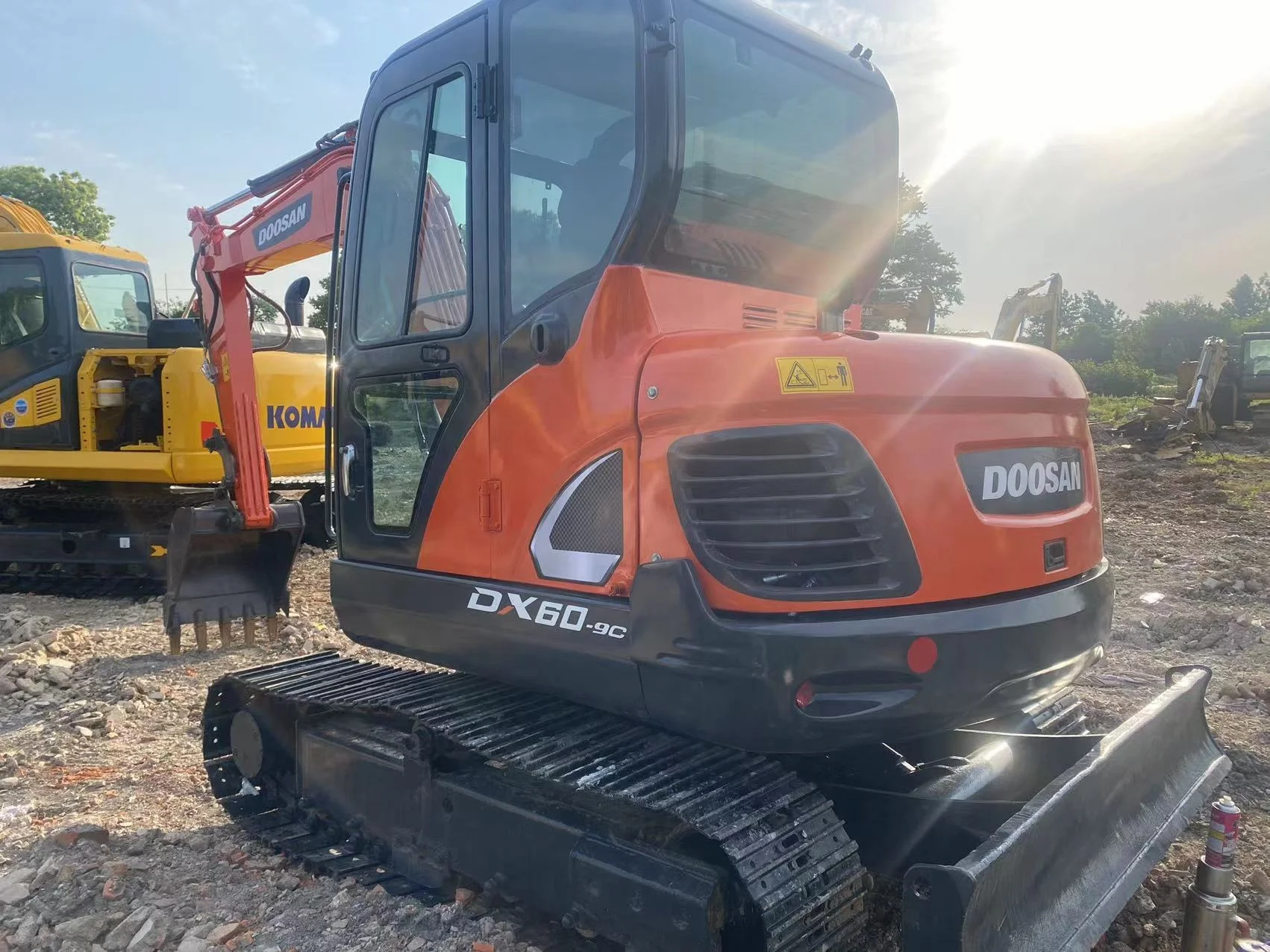6TON Good Running Condition Korea Original Cheap Price DOOSAN DX60 6 Ton Mini Digger Crawling Tracked DX60-9C Used Excavators