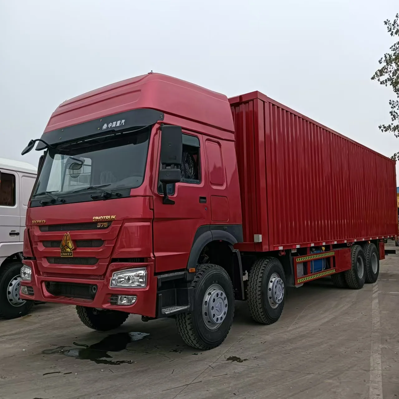 Export second-hand HOWO front, rear, and eight containerized cargo trucks, National III emission, 375 hp 9.6-meter carriage