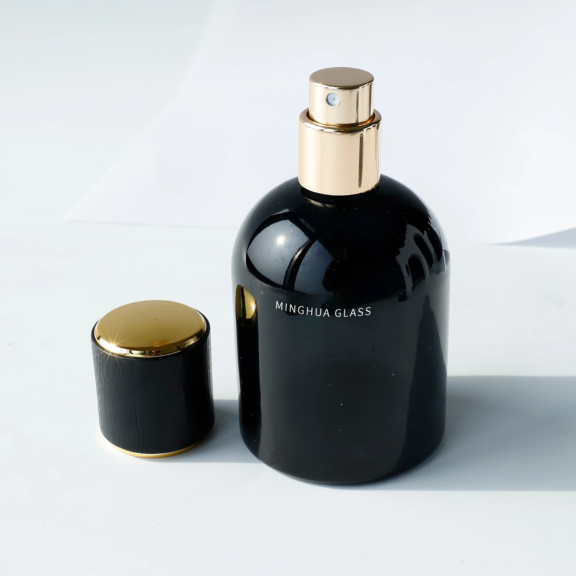 Customizable 50ml Black Gold Metal Cap Empty Round shoulder Luxury Glass Perfume Bottle