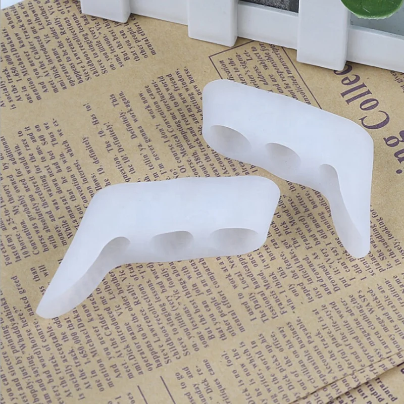 New Silicone 3 Holes Foot Care Finger Toe Separator Hammer Toe Hallux Valgus Corrector