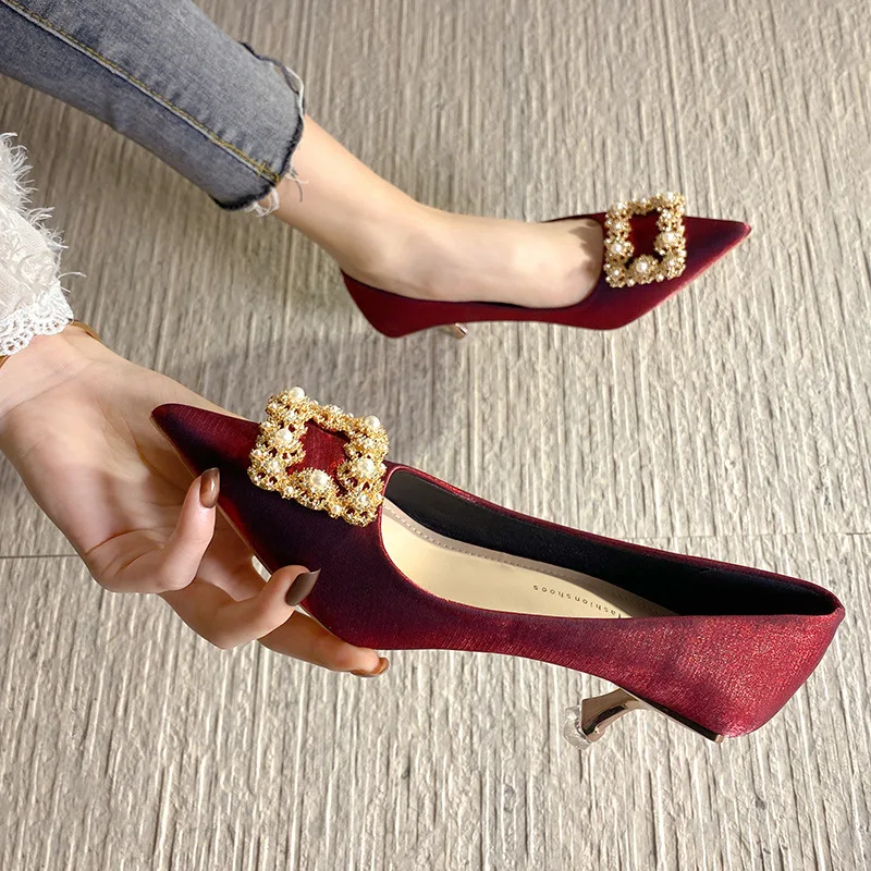 latest design Women pointed low heel dress high heels luxurious Satin Pearl Rhinestone Bridal Wedding Shoes 6cm pumps for ladies