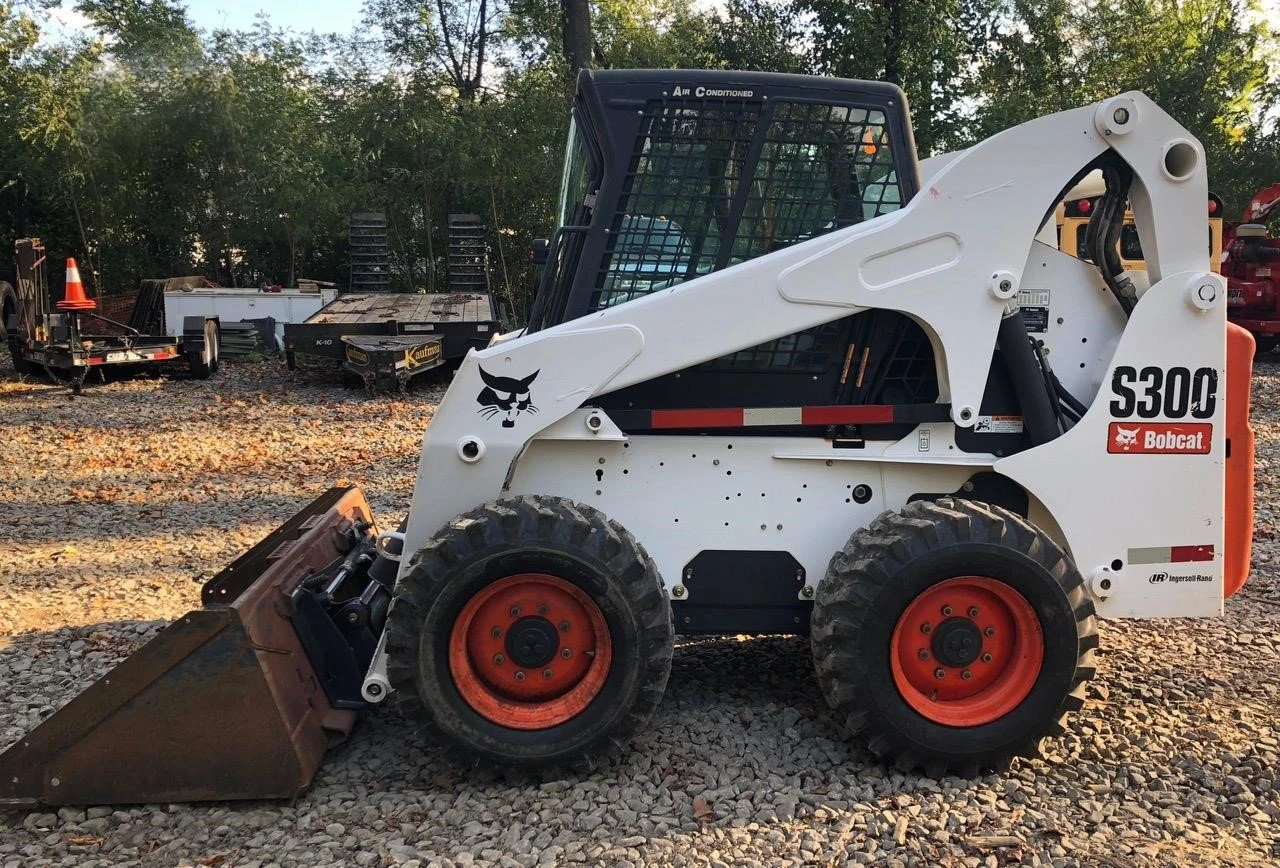 Used Bobcat S300 mini loader 3 tons bob cat machine minicargador bobcat skid steer loader