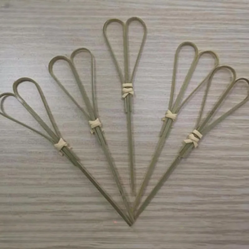 2023 Newest Hot Sale Decorative Appetizers BBQ Heart Shaped Bamboo Picks Knot Skewers For Baby shower