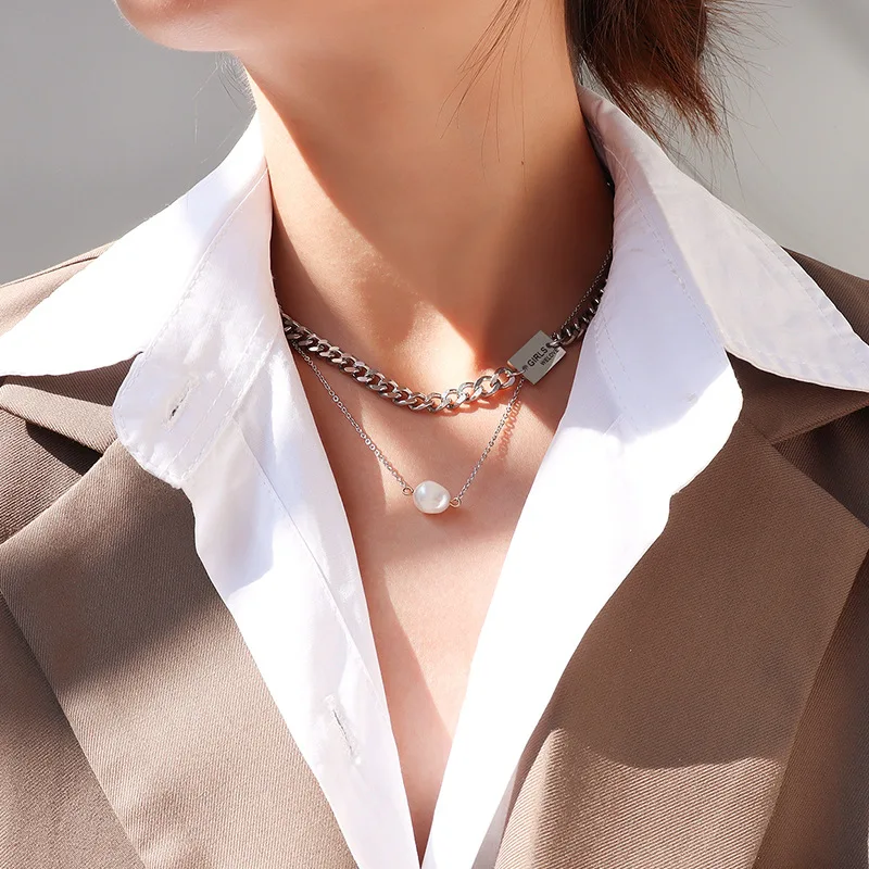 Fashion Double Retro Chain Jewelry Luxury Pearl Letters Square Ladies Necklace Pearl Set of Women