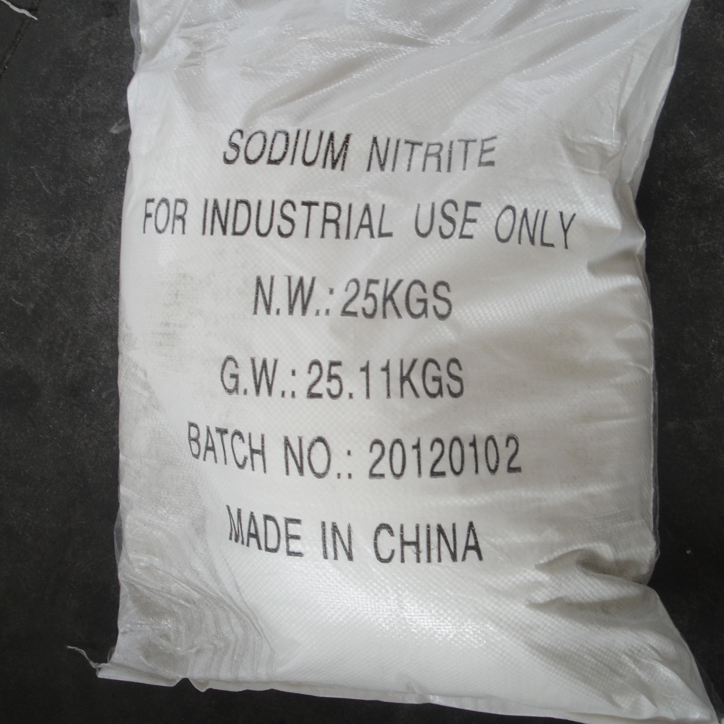 sodium nitrite  NaNO2 factory price for Industrial