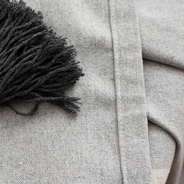 Wholesale modern design luxury plain gray cotton woven fabric hotel dinner decoration tablecloth with tassels table cover