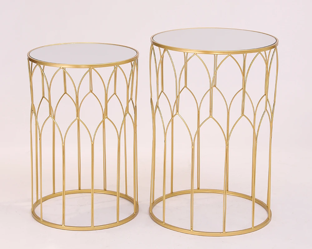 Зеркальный журнальный столик с простой линией