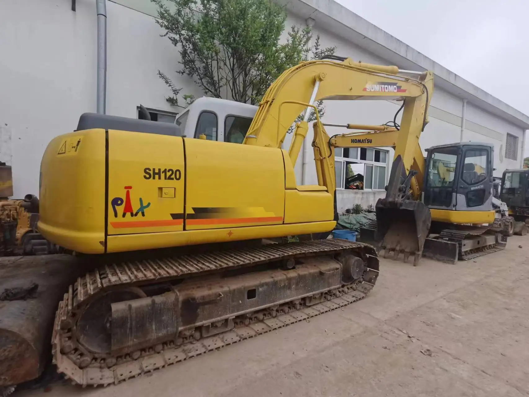 Sumitomo SH120 SH200 SK200 Used Japan original hydraulic digger excavator secondhand 12 ton cheap price excavator for sale