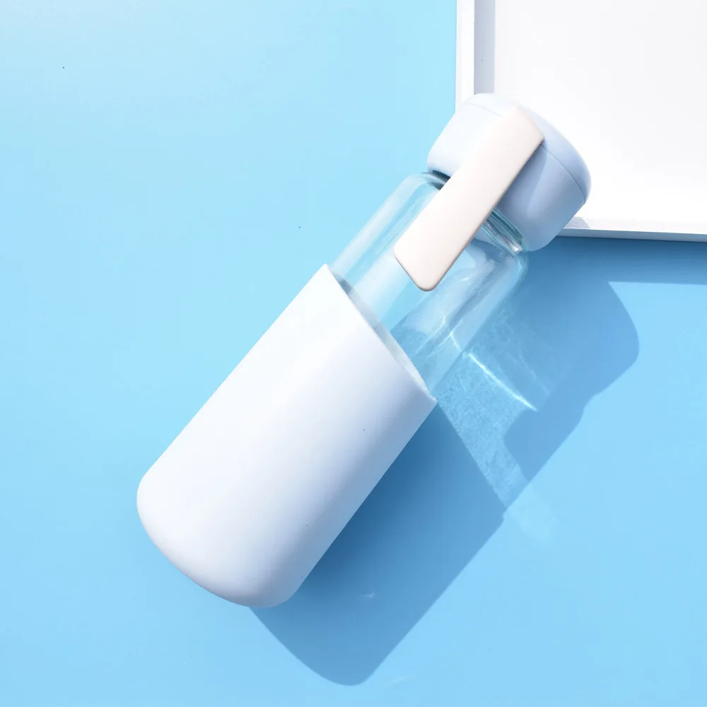 Seaygift Eco Friendly Non-Toxic Glass Water Bottle With Silicone Sleeve Rope Slim Cute Shape For Travel Gym Home Office