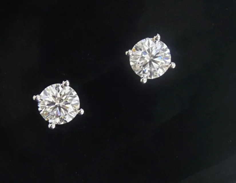 White Gold Stud Earrings with Lab-Grown round Diamond IGI Certified Customized Fine Jewelry