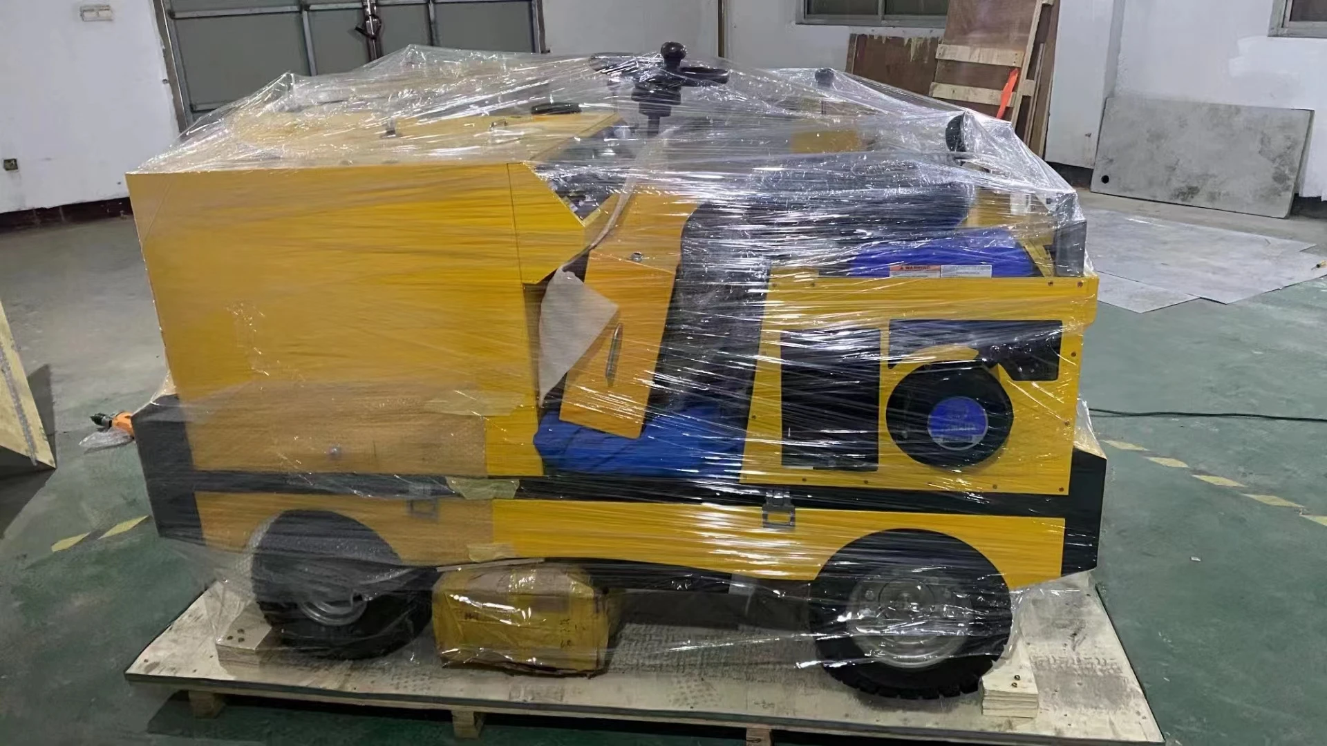 Driving Thermoplastic Road Marking Equipment seater booster  road paint marking machine  computer paint road marking machine