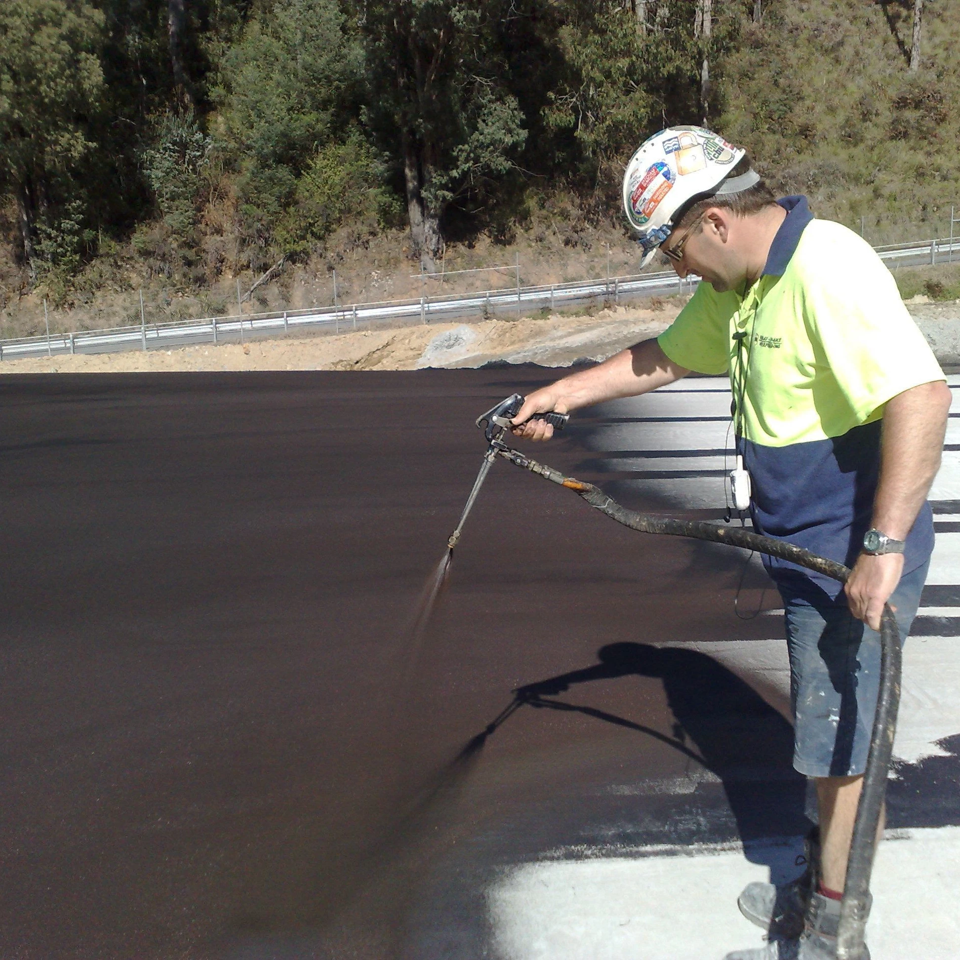 Best price for Liquid rubber modified bitumen waterproof roof coating always keep gel-like after construction
