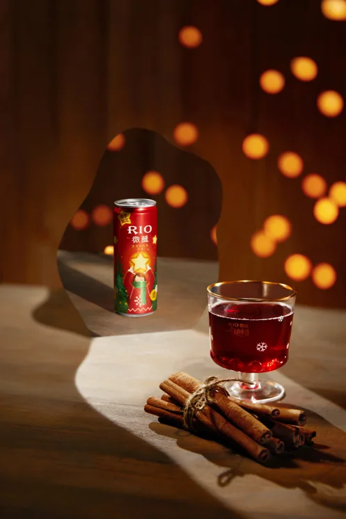 Коктейль «холодное вино» серии RIO Tipple 5% Том, 330 мл, Рождественская семейная вечеринка, красный (предварительно смешанный)